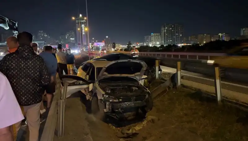 İki Otomobilin Yol Ayrımında Düşmesi: Kaza Anı ve Sonrası