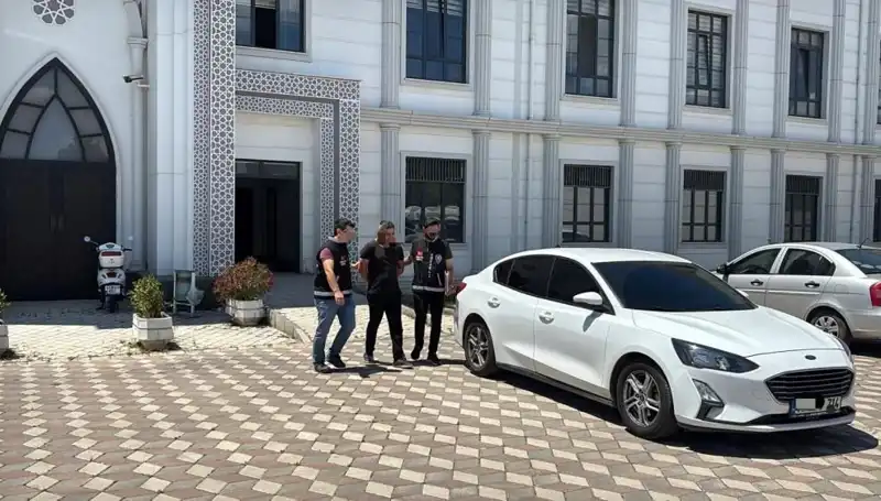 Kocaeli'de Şok Eden Cinayet: Katil Zanlısı Mahkeme Kararıyla Tutuklandı