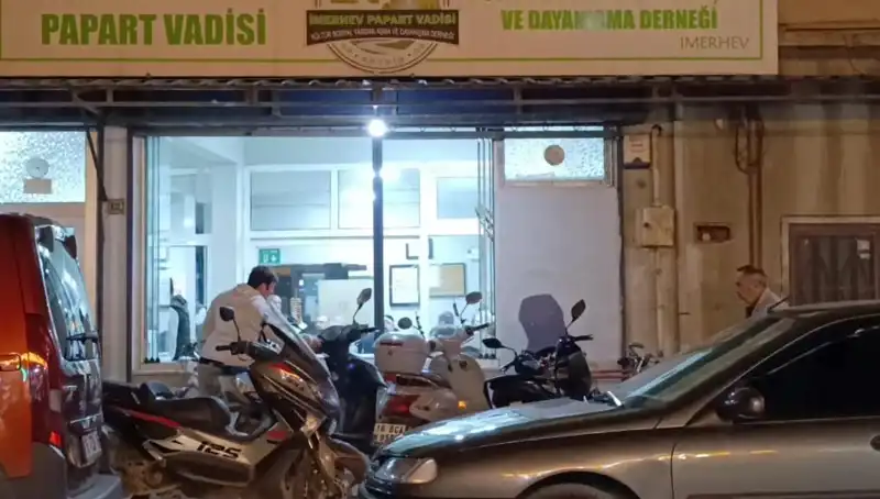 Lokalde Bıçaklı Kavga: Bir Kişi Ağır Yaralandı, Olayın Ardındaki Sır Ne?