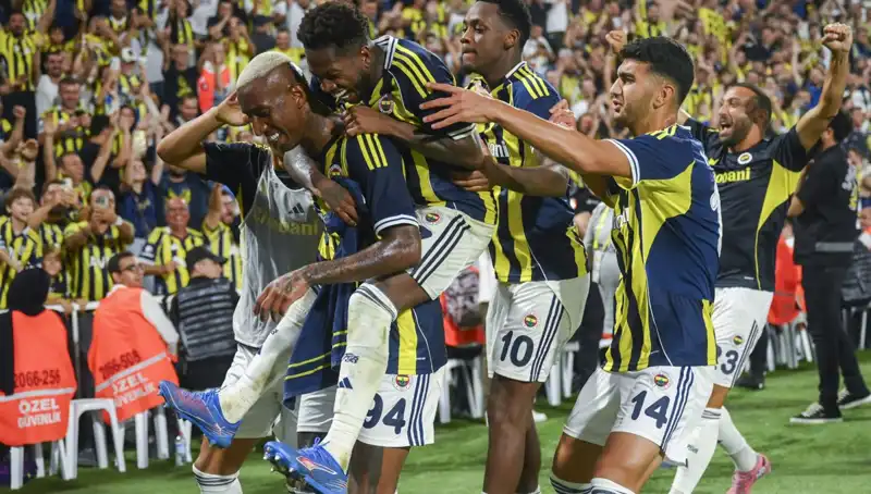 Fenerbahçe'nin Tur Başarısı: Kasa Dolduran Yeni Sponsorluk Anlaşmaları