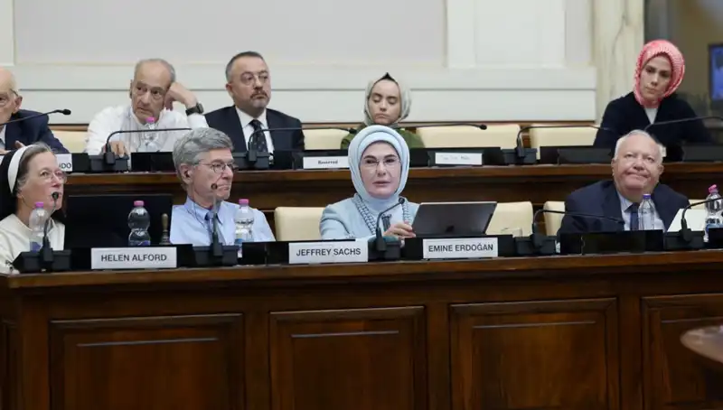 Emine Erdoğan'dan Vatikan'da Küresel Barış İçin Kritik Mesaj: "Dünya 5'ten Büyüktür"