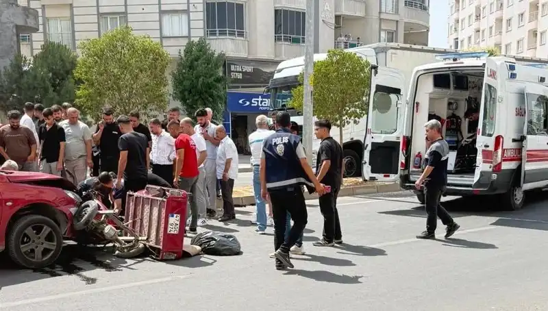 Mardin’de Trafik Kazası: İki Kişi Yaralandı, Olay Yeri Detayları Ortaya Çıktı