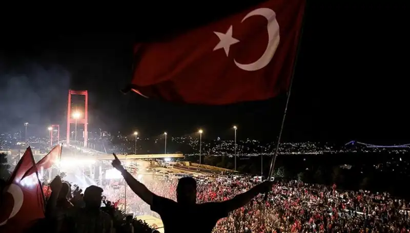 15 Temmuz'un Anısına "En Uzun Gece" Temsili Külliye'de İzleyiciyle Buluşuyor