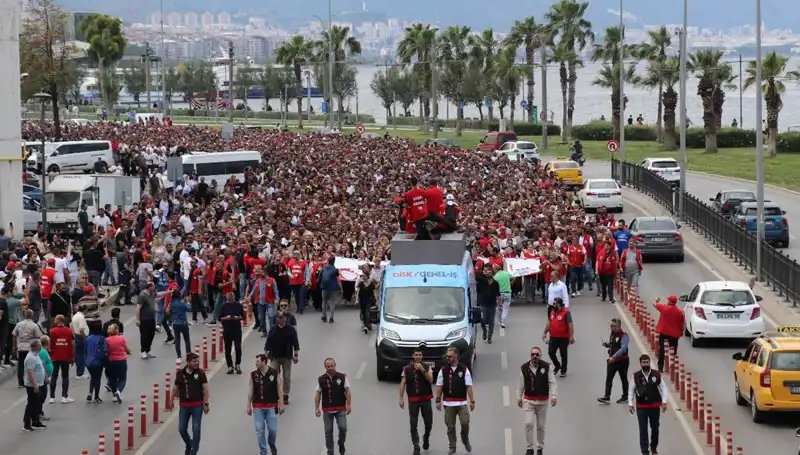 İzmir'de Grev Krizi Derinleşiyor: Dördüncü Günde Neler Yaşanıyor?