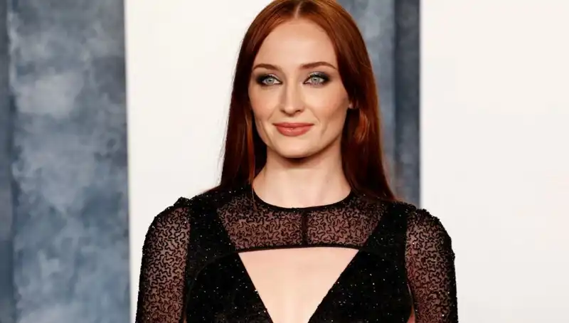 Game of Thrones Yıldızı Sophie Turner'ı Çileden Çıkaran Yorum Sosyal Medyada İfadeye Dönüştü