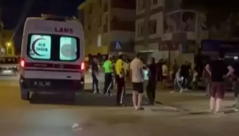 Alkollü Sürücü, Tartıştığı Yayaları Kamyonetle Ezdi: Şok Etkisi Yaratan Olay!