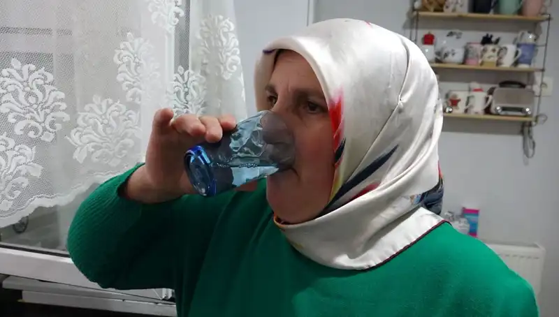 30 Yıldır Nisan Yağmurunu Şifa İçin Tüketen Kadının Hikayesi