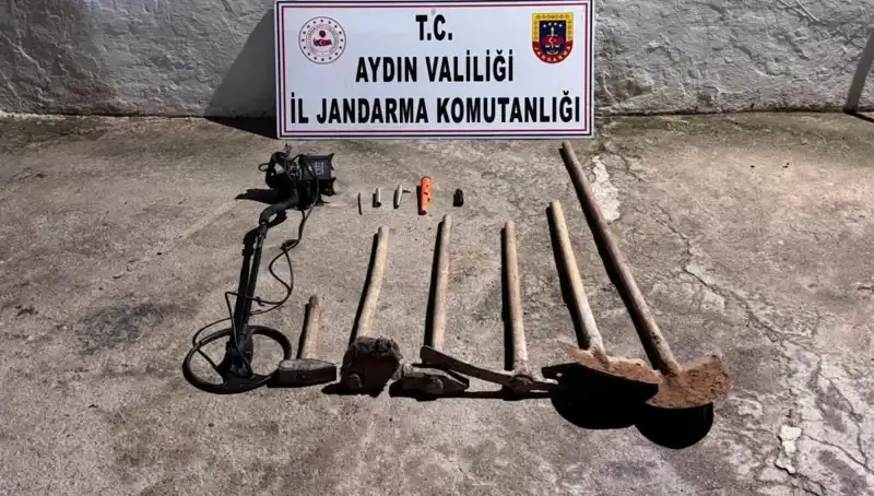 Aydın'da Kaçak Kazı Yapanlar Suçüstü Yakalandı, Gözaltına Alındı!