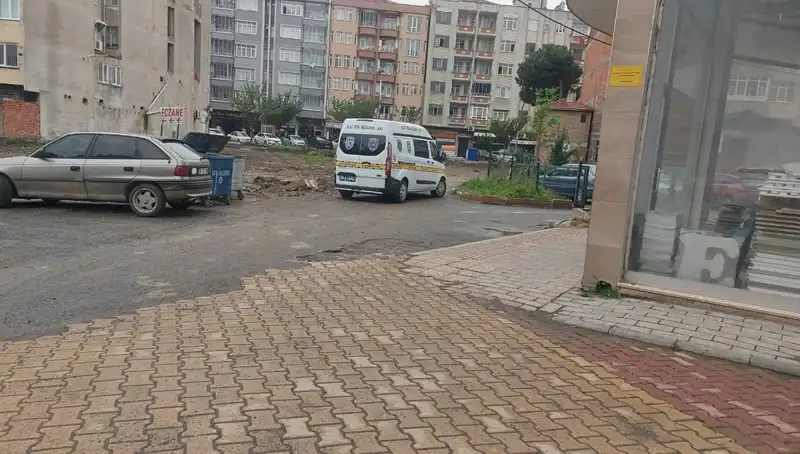 Düşen Kadının Hayati Tehlikesi: 4. Kattan Düştü, Birçok Yarası Var