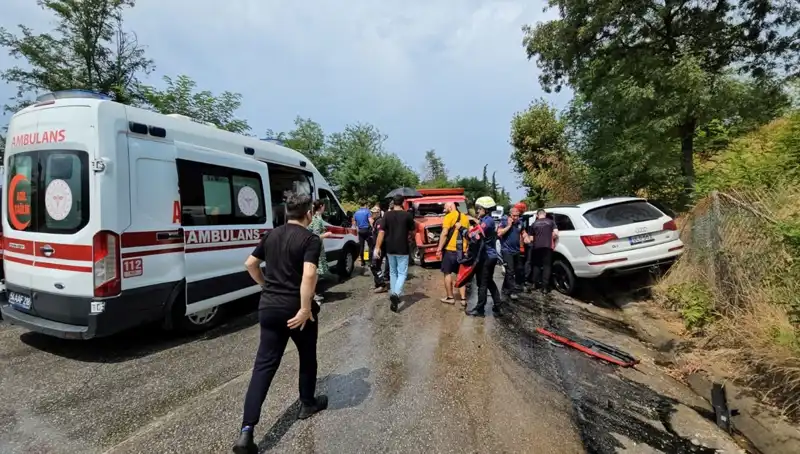 Sakarya’da Kamyonet ile Cip Çarpıştı: 5 Yaralı, 4'ü Çocuk