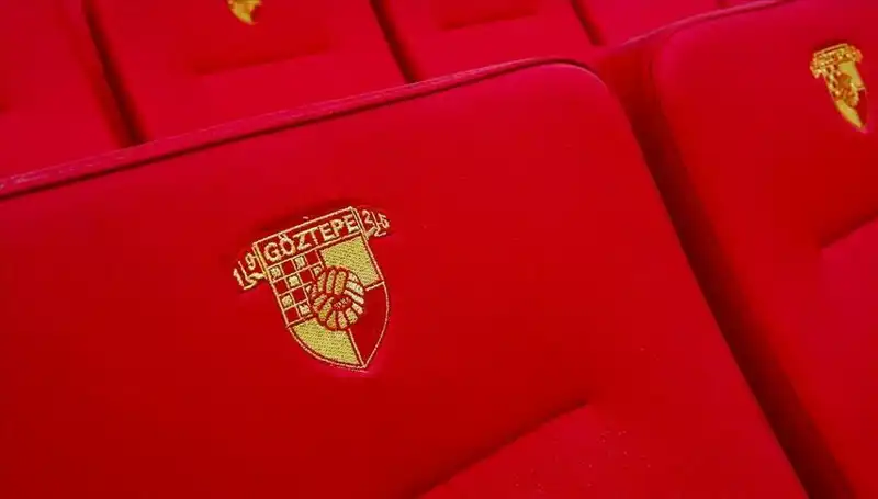 Göztepe, Genç Yetenek Junior Olaitan ile Sözleşme İmzaladı