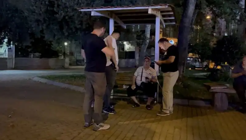Kısmı Görme Kaybı Olan Adamın Telefonunu Çaldılar: Olayın Ardındaki Sırlar