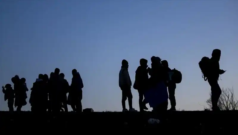 Edirne'de Yakaladığı 21 Düzensiz Göçmenle Güvenlik Güçleri Baskın Yaptı