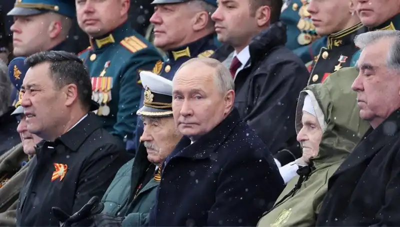 Rus Ordusu Büyümeye Devam Ediyor: Putin'den Tarihi Bir Çağrı Geldi