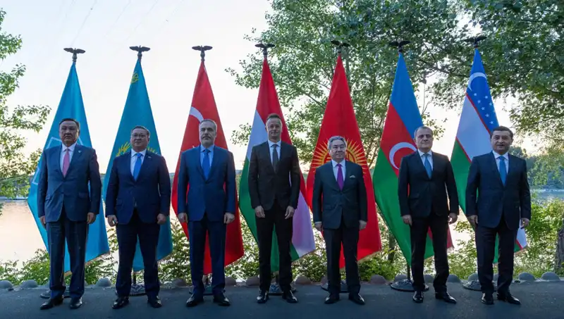 Dışişleri Bakanı Fidan, Budapeşte'de Stratejik Zirvede Mevkidaşlarıyla Bir Araya Geldi