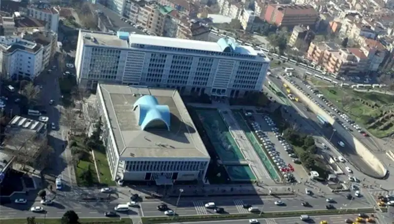 İstanbul Büyükşehir Belediyesi Soruşturmasında Enderun WhatsApp Grubunun Gizemli Mesajları İnceleniyor
