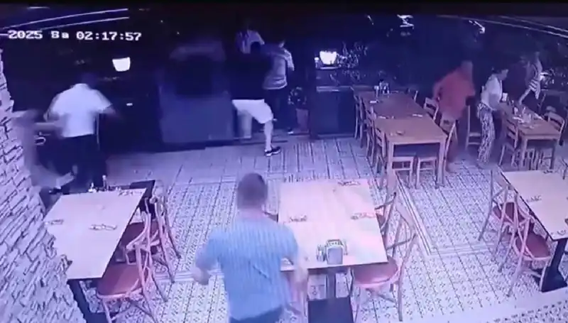 Güvenlik Kamerasında Deprem Anı: Şoka Düşüren Görüntüler Ortaya Çıktı