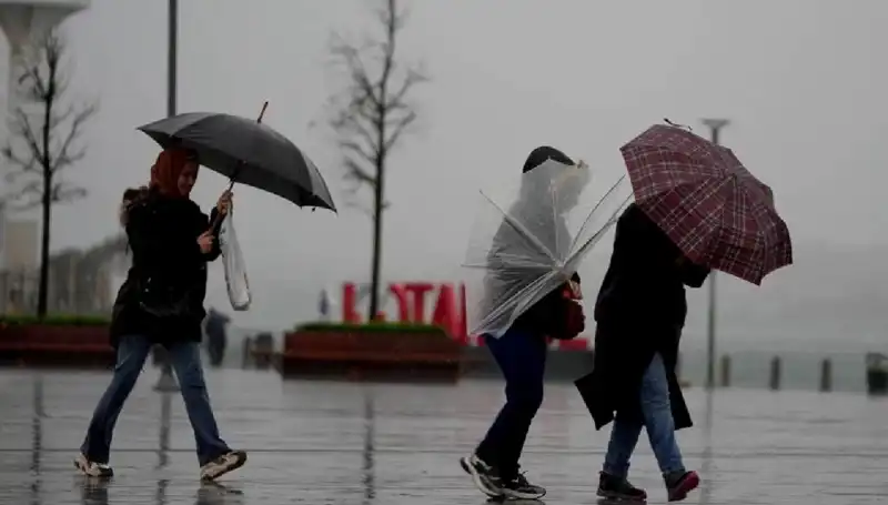 Türkiye’nin İki Bölgesi İçin Kuvvetli Sağanak Uyarısı: Hazırlıklı Olun!