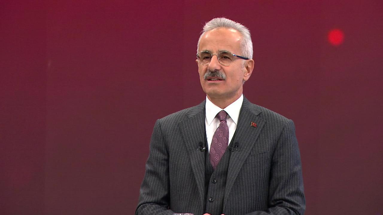 Bakan Uraloğlu: Sosyal Medya Düzenlemesi Bu Yıl Getirilecek