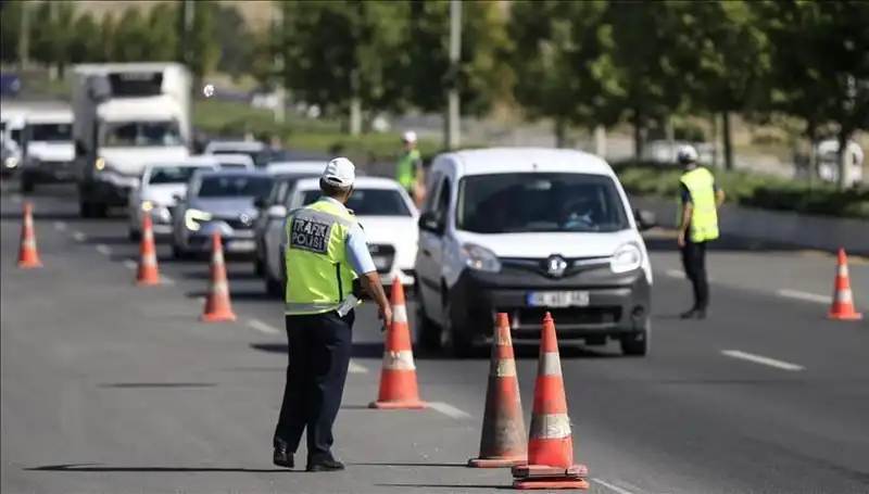 Tüneli Kapatan Konvoy: Protestoların Arka Planında Neler Var?