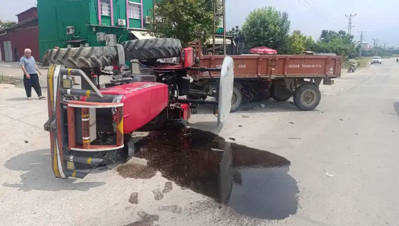 Otomobil ve Traktör Çarpıştı: İki Kişi Yaralandı!