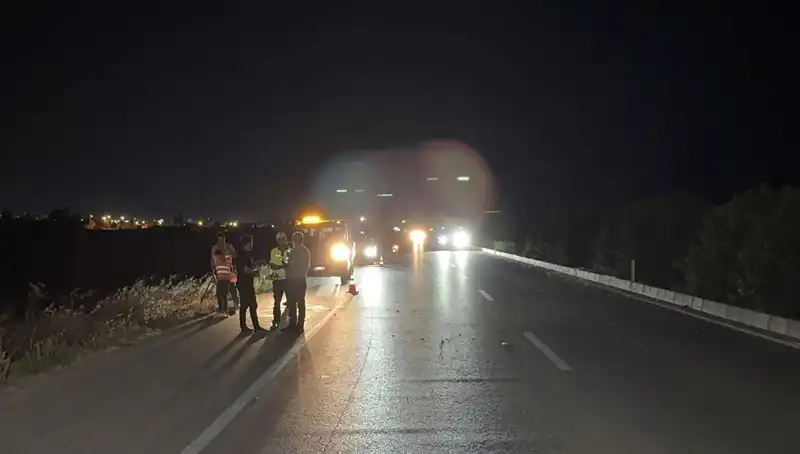 Adana'da Üç Araçlı Zincirleme Trafik Kazası: Olay Anı ve Ayrıntılar