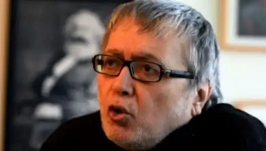 Hikmet Çetinkaya: İletişim Dünyasının Parlayan Yıldızı Kimdir?