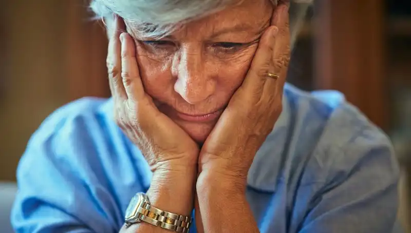 40'lı Yaşlarda Alzheimer Tehdidi: Erken Belirtileri Stres Sandı