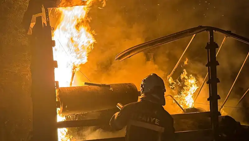 Tırda Patlayan Yangın Ormanı Tehdit Ediyor: Devlet Alarmda!