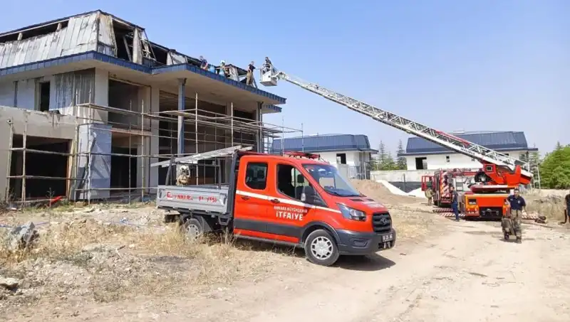 Ankara Gölbaşı'nda Yangın Paniği: Villalar Alev Alev Yandı