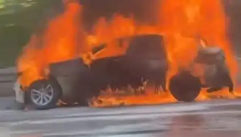 15 Temmuz Şehitler Köprüsü'nde Araç Yangını: Trafiği Kilitleyen Olay
