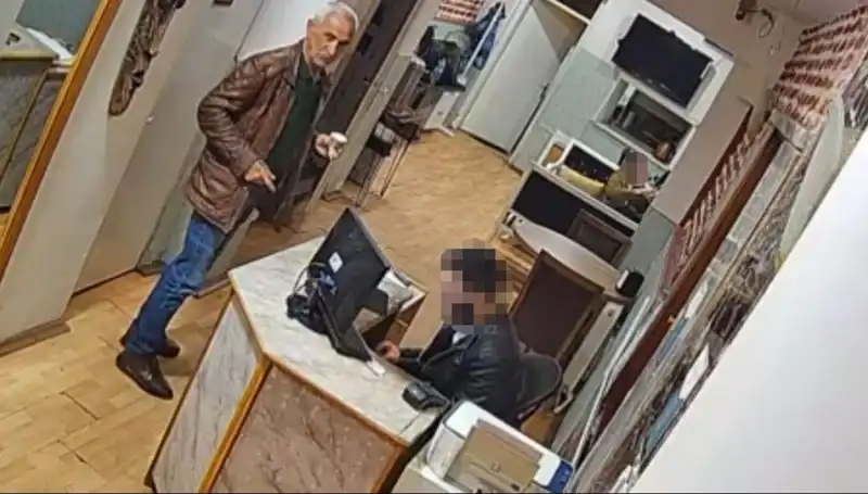 İnterneti Sarsan Anlar: Selçuk Tengioğlu'nun Özgür Özel'e Saldırısı