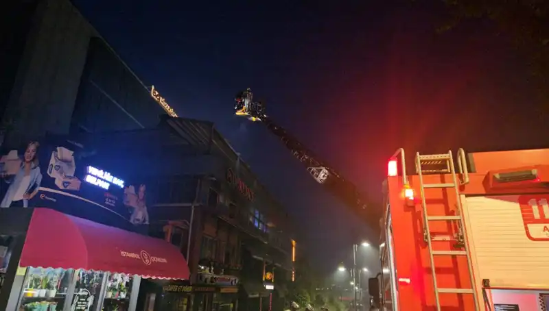 Beşiktaş'ta Üç Katlı Restoranda Korkutan Yangın: Olayın Ayrıntıları