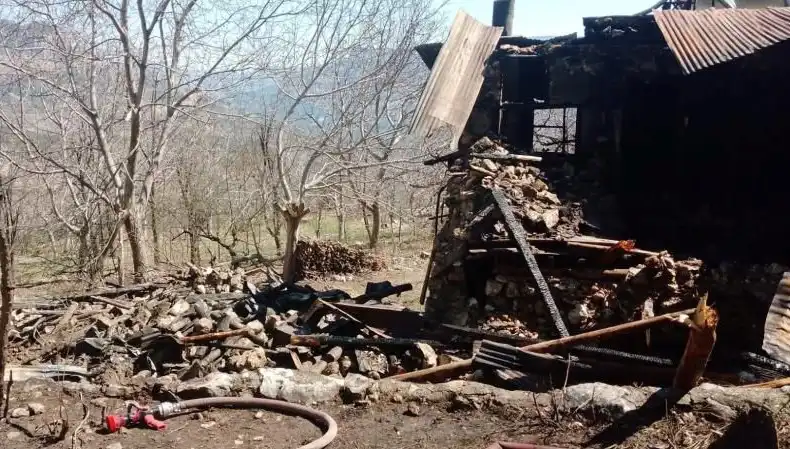 Karaman'da Müstakil Evde Çıkan Yangında Bir Kişi Hayatını Kaybetti, Bir Kişi Yaralı